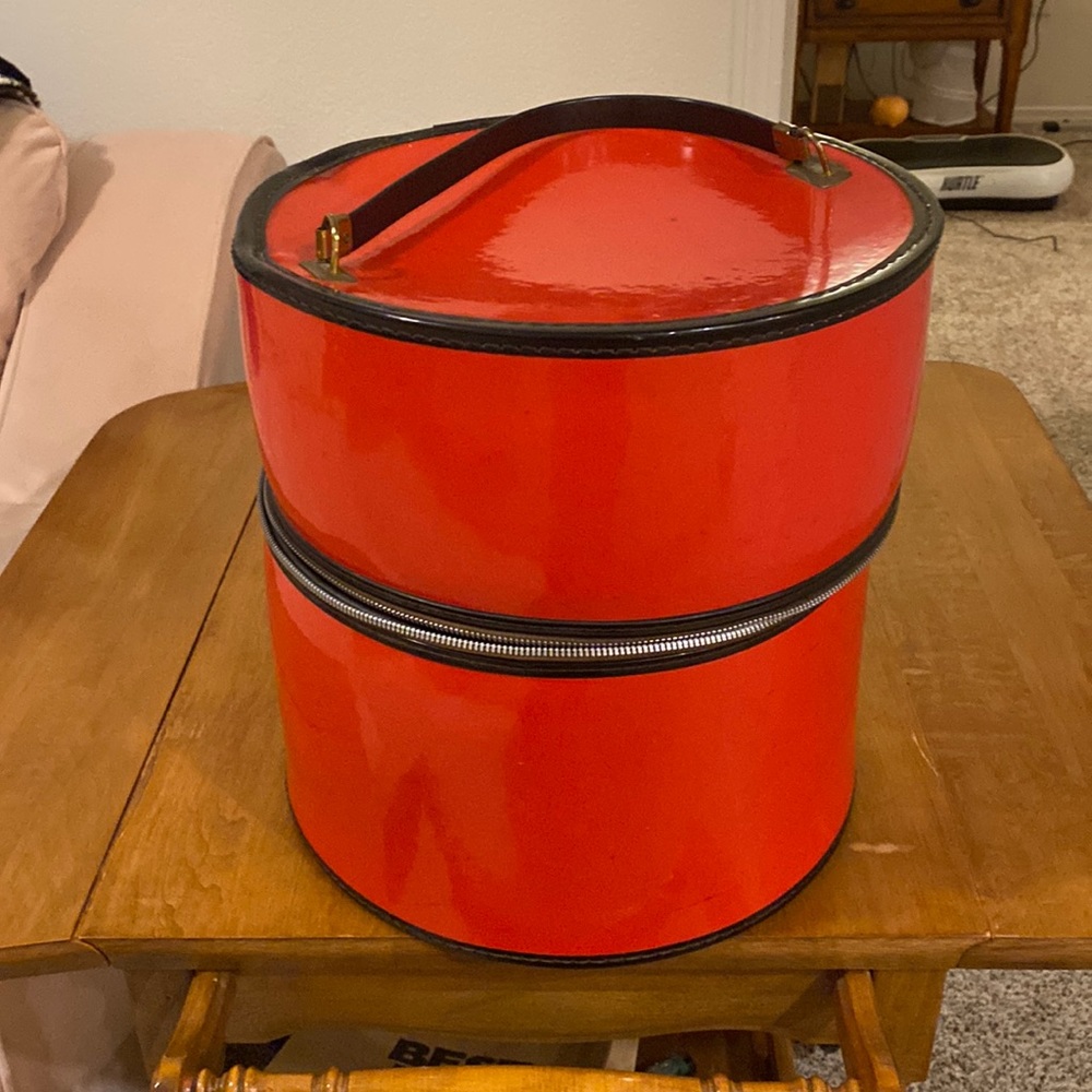 Red hat box, wig box with handle and zipper closure, red patent, 13" x 13",